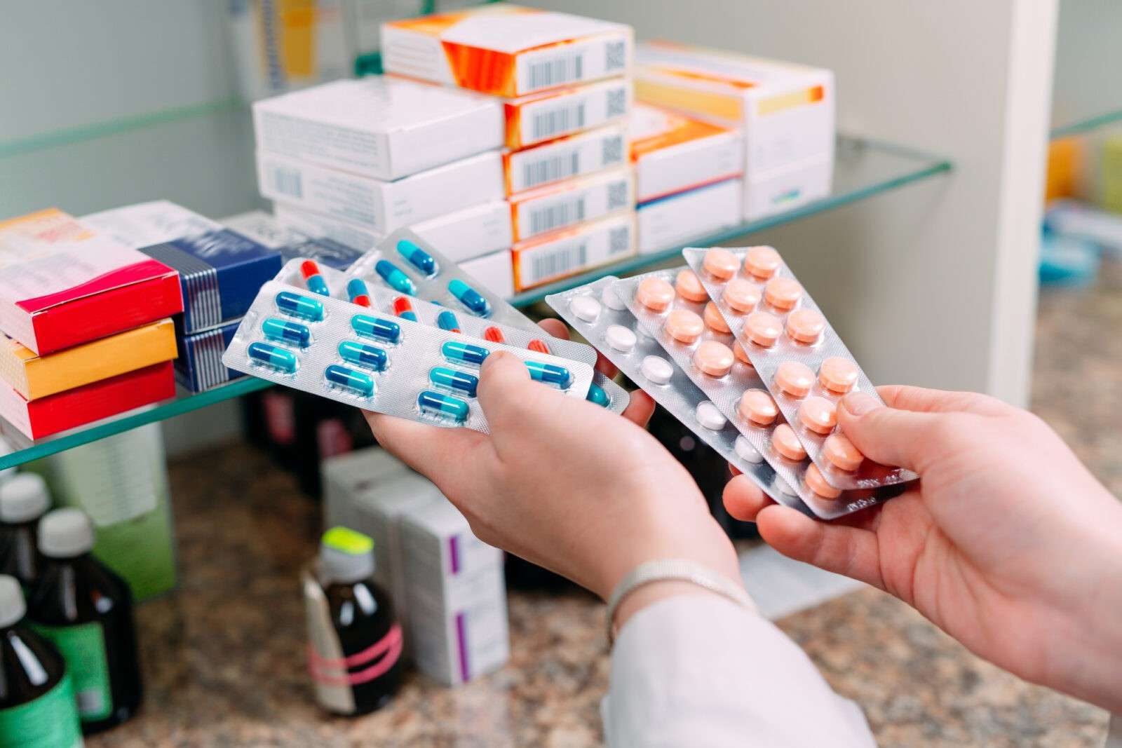 ¿Cuál es la diferencia entre el ibuprofeno, el naproxeno y la aspirina?