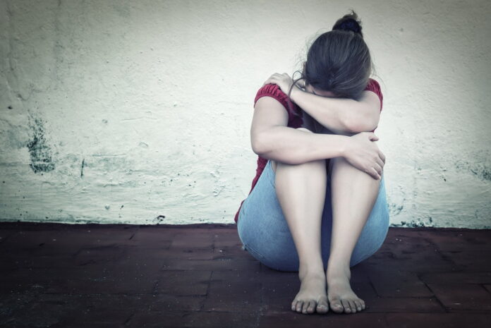 La depresión es un trastorno del estado de ánimo que puede afectar a cualquier persona, independientemente de su edad, género o origen socioeconómico.