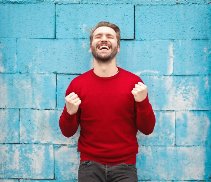 Descubre cómo ser feliz y encontrar la fortaleza interior para enfrentar la adversidad. ¡Acompáñame en este viaje hacia la felicidad!