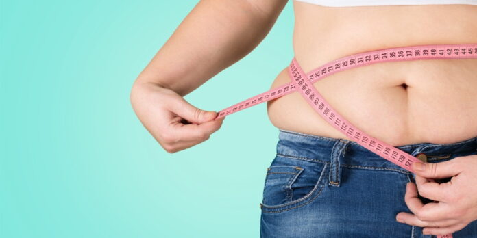 Lo que se conoce como obesidad es un aumento de composición de grasa corporal. Este aumento se traduce en un incremento de peso.