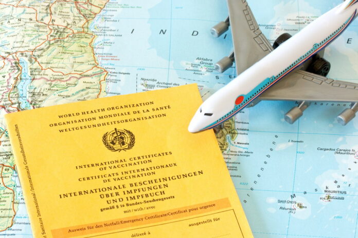 ¿Qué vacunas necesita antes de viajar al extranjero? Descubra qué vacunas se recomiendan o requieren para viajar a diferentes países y regiones del mundo.