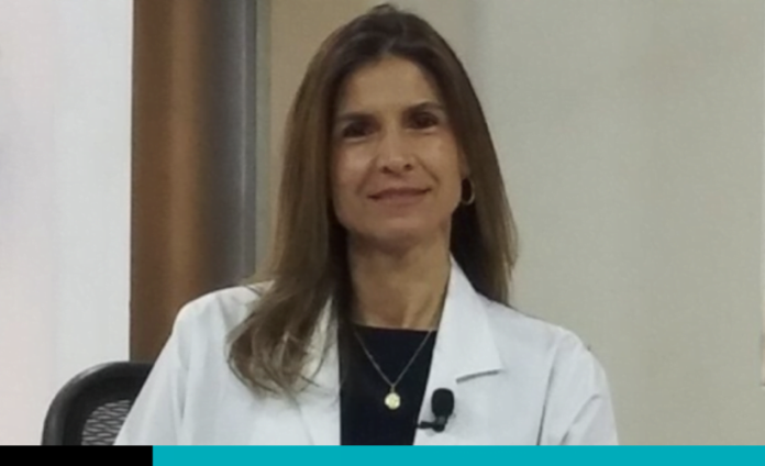 Barrientos recomienda unas tres dosis al día por un periodo de siete días de antiinflamatorios (como ibuprofeno 400, indometacina, naproxeno y prednisona) y antigripales (como virogrip, catefrén, sudagrip, entre otros).